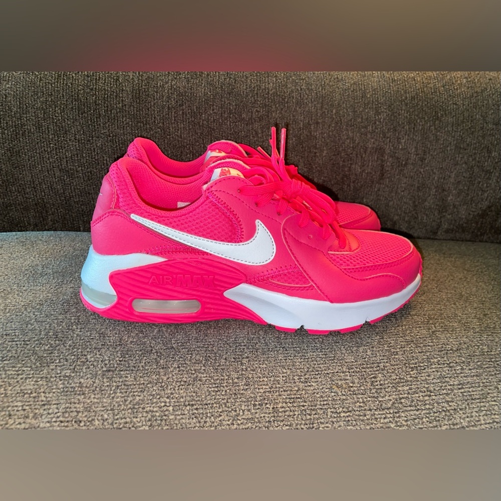 New Women’s Nike Air Max Excee Shoes - Picture 7 of 9